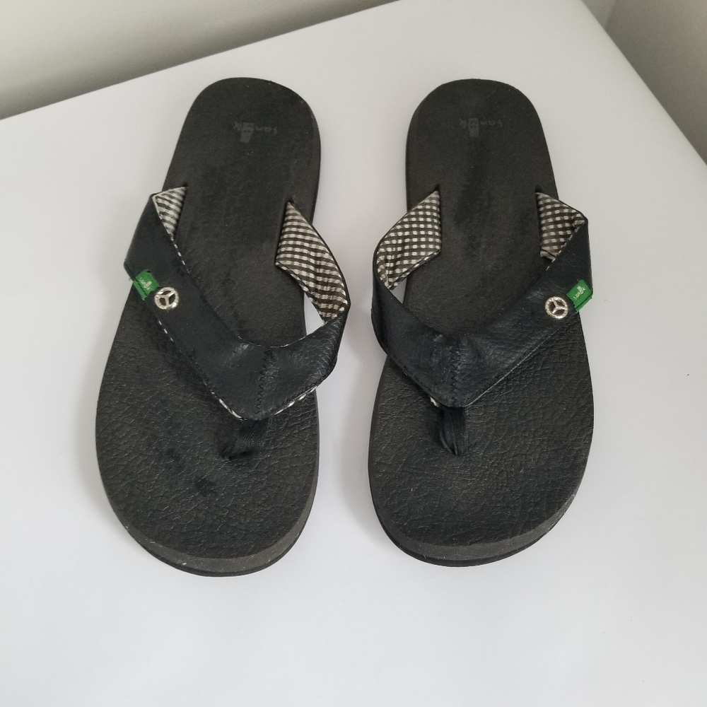 Sanuk Sandles Size 9